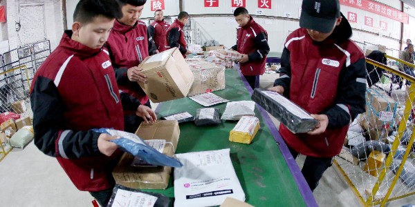 國家郵政局：11月快遞業務量突破130億件，單月增量有望超30億件