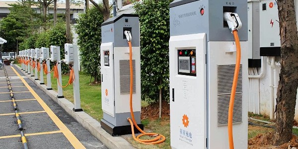 崔東樹：需要進一步構建高質量充電基礎設施體係